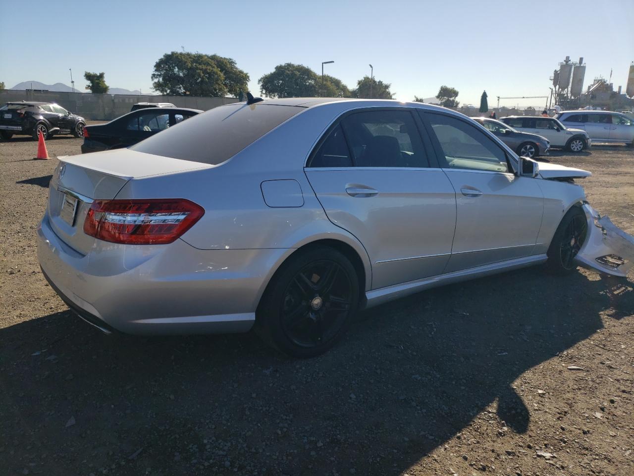 Image 3 of 2013 MERCEDES-BENZ E 350 2013 with VIN WDDHF5KB0DA728307