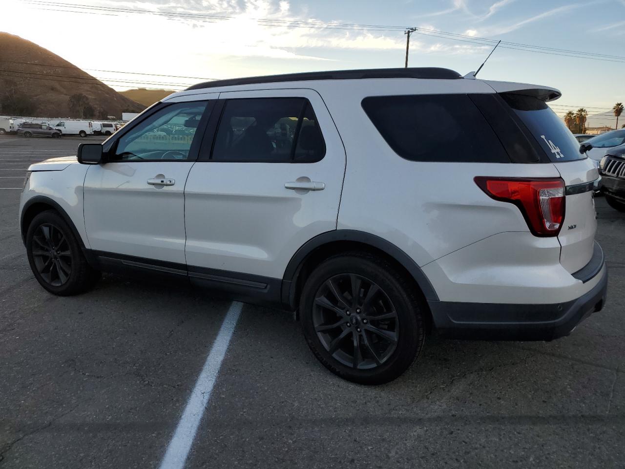 Image 2 of 2019 FORD EXPLORER XLT 2019 with VIN 1FM5K7D83KGA60658