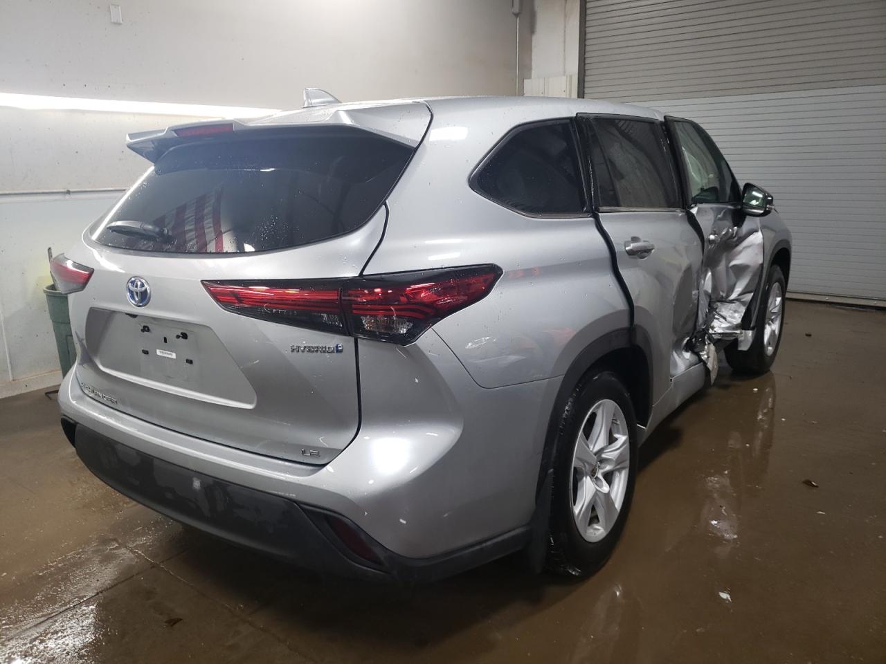 Image 3 of 2020 TOYOTA HIGHLANDER HYBRID LE 2020 with VIN 5TDBBRCH7LS513143