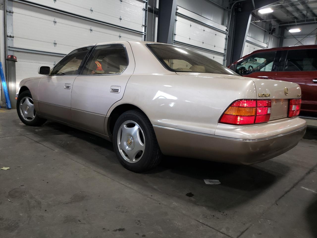 Obraz 2 z 1998 LEXUS LS 400 1998 z VIN JT8BH28F0W0134228