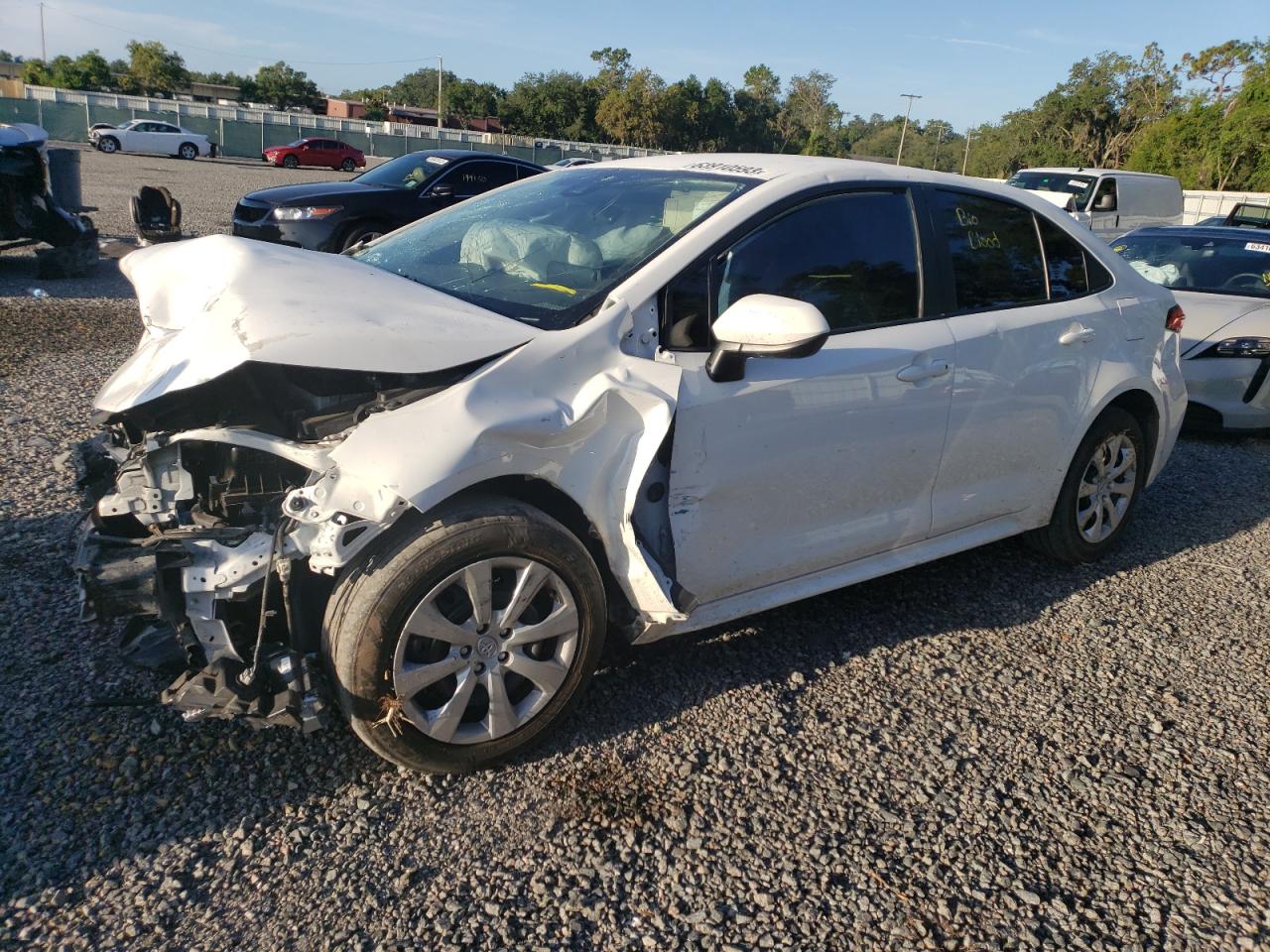 Obraz 1 z 2021 TOYOTA COROLLA LE 2021 z VIN 5YFEPMAE4MP193297