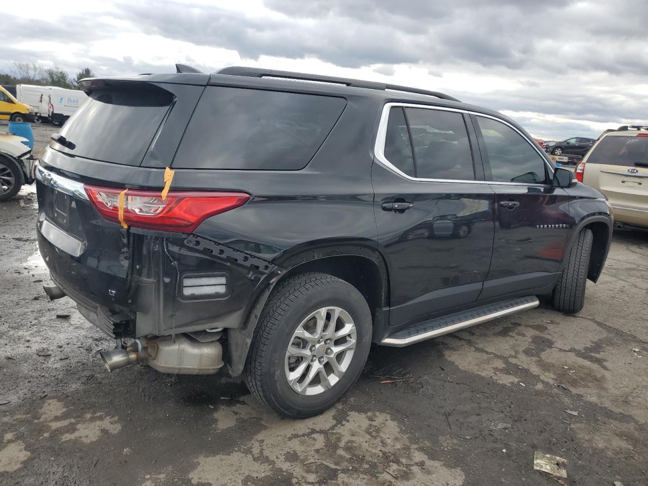 Image 3 of 2019 CHEVROLET TRAVERSE LT 2019 with VIN 1GNERGKW2KJ104175