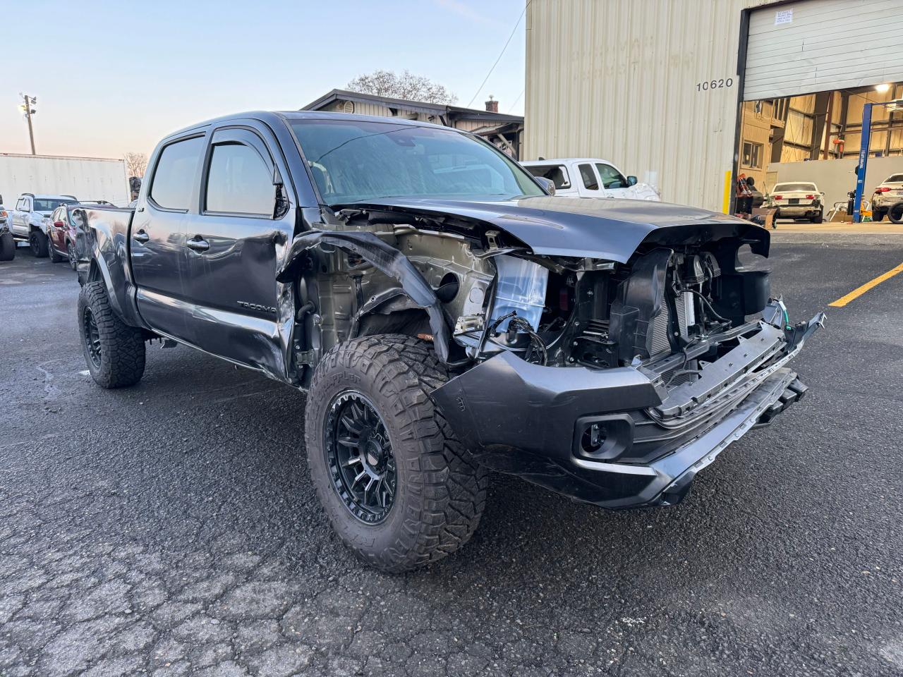 Image 1 of 2022 TOYOTA TACOMA DOUBLE CAB 2022 with VIN 3TMDZ5BN7NM139379