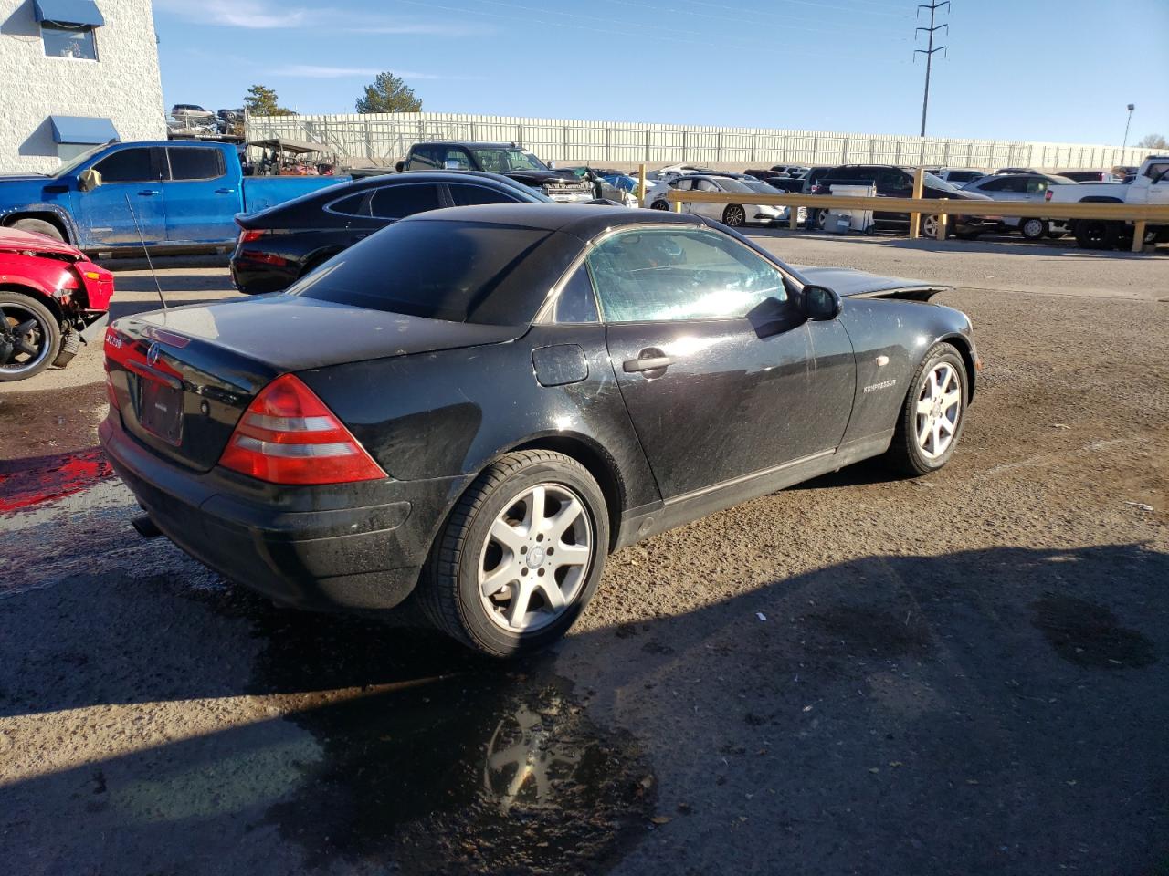 Image 3 of 1998 MERCEDES-BENZ SLK 230 KOMPRESSOR 1998 with VIN WDBKK47F0WF062457