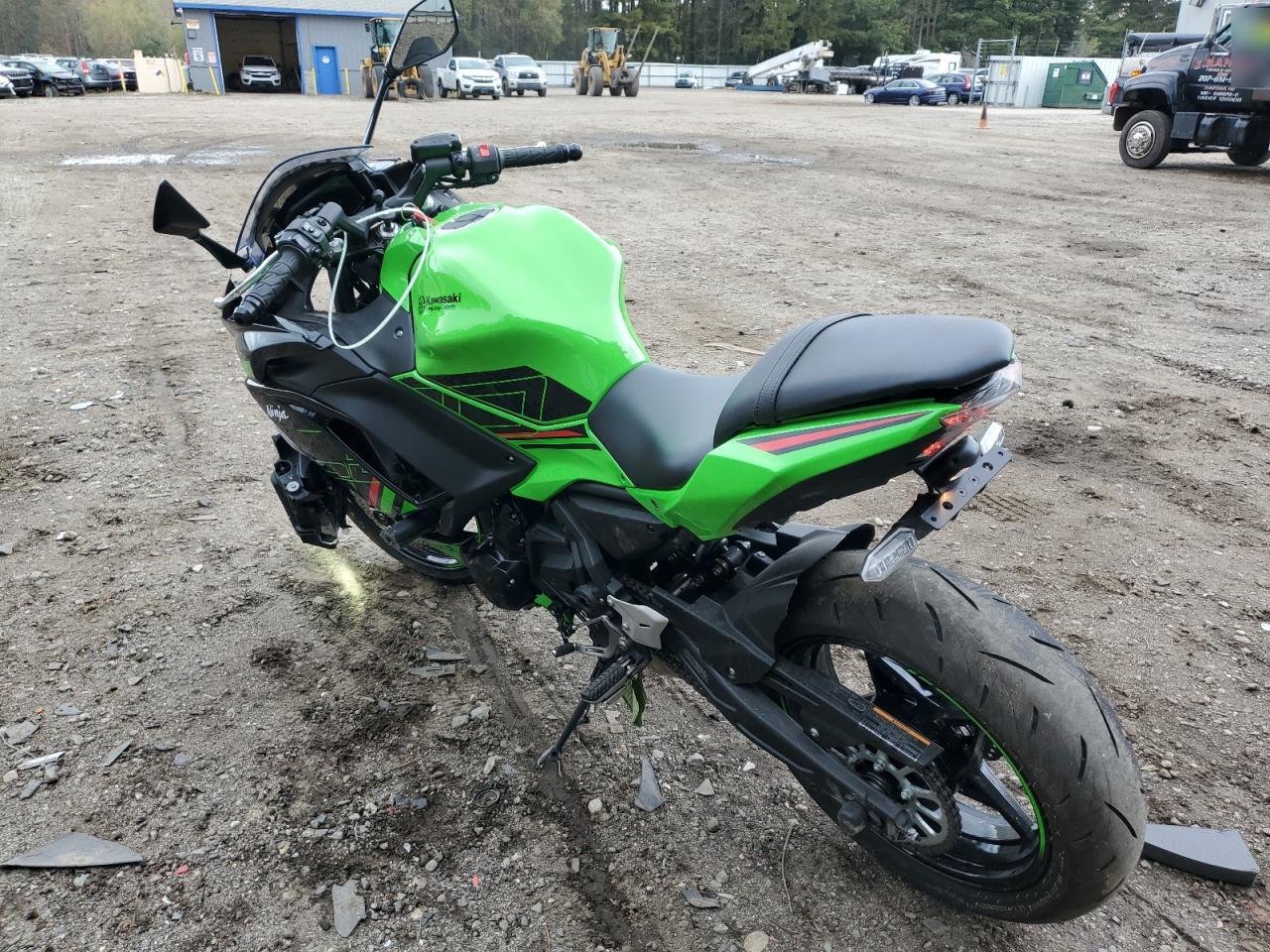 Image 3 of 2023 KAWASAKI EX650 P 2023 with VIN ML5EXEP13PDAB0448
