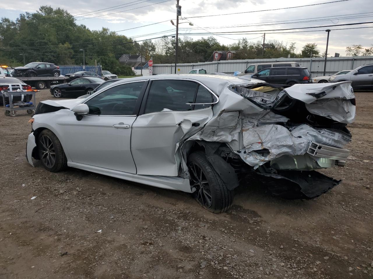 Image 2 of 2022 TOYOTA CAMRY SE 2022 with VIN 4T1G11AK4NU047299