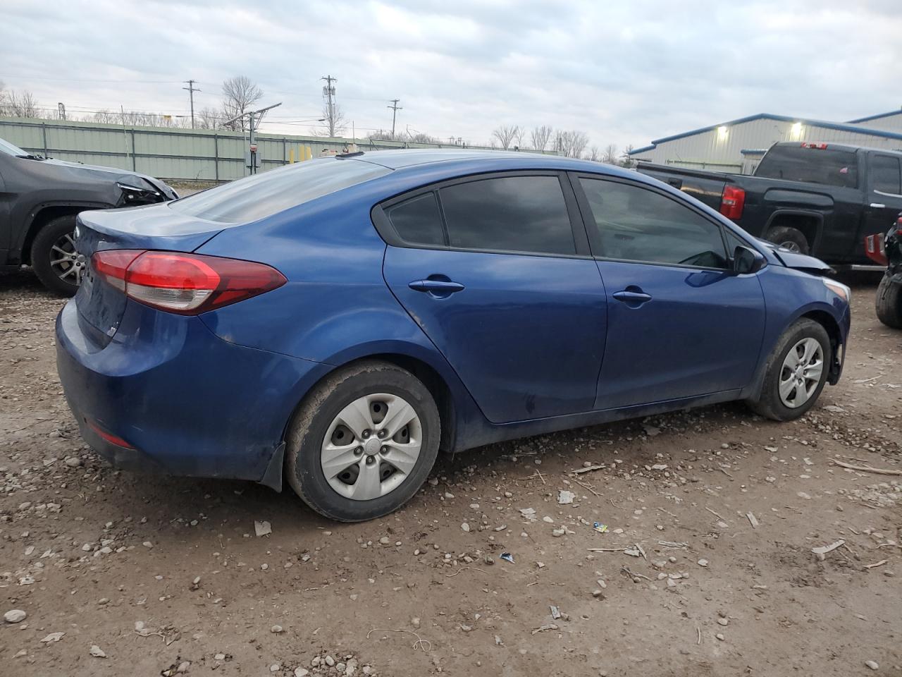 Image 3 of 2018 KIA FORTE LX 2018 with VIN 3KPFK4A79JE246237