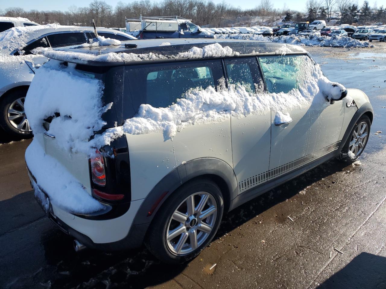 Image 3 of 2011 MINI COOPER S CLUBMAN 2011 with VIN WMWZG3C50BTY30858