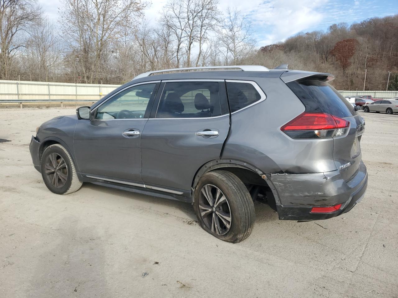 Obraz 2 z 2017 NISSAN ROGUE S 2017 z VIN JN8AT2MV8HW271303