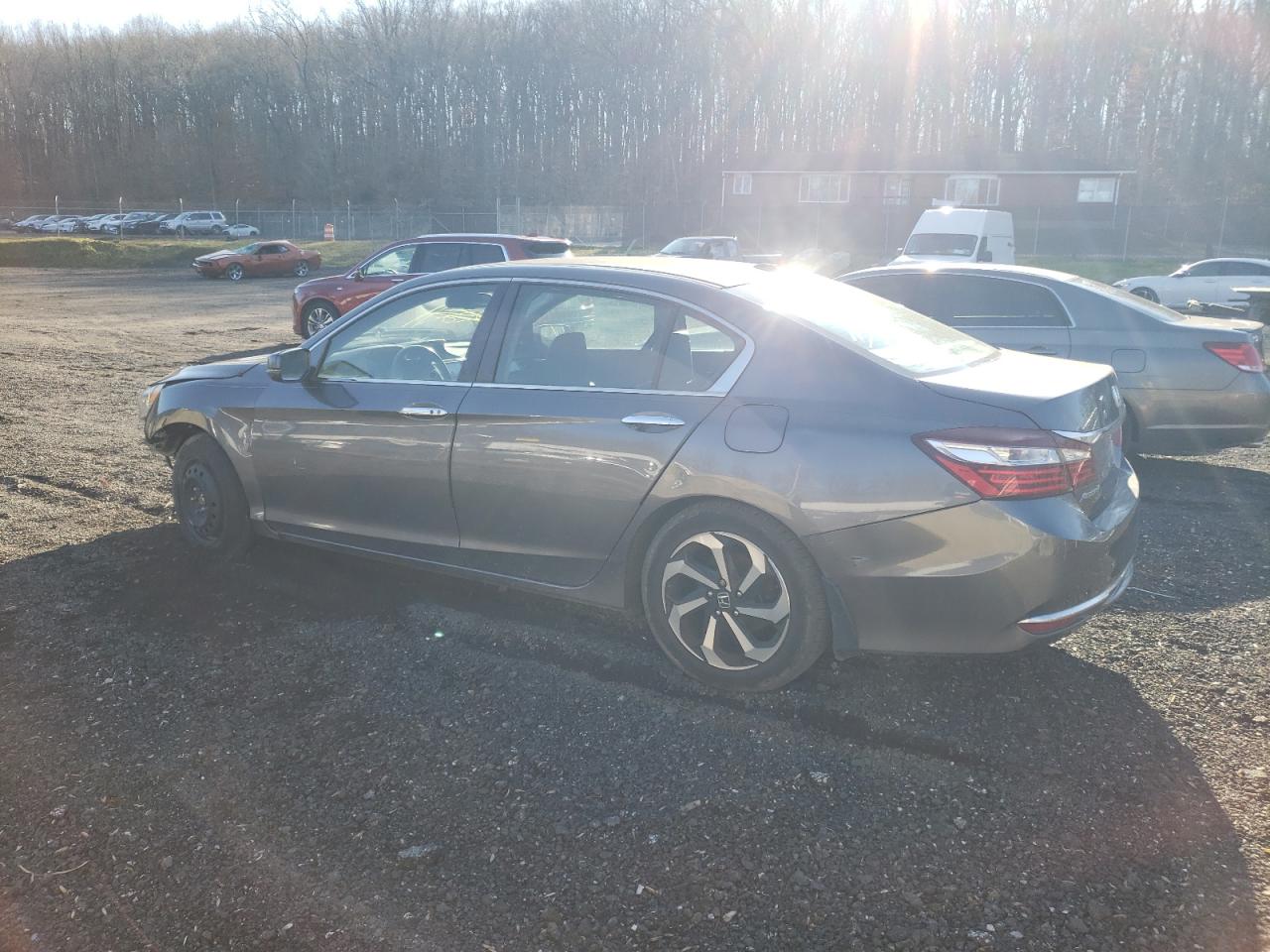 Obraz 2 z 2017 HONDA ACCORD EXL 2017 z VIN 1HGCR2F8XHA235282