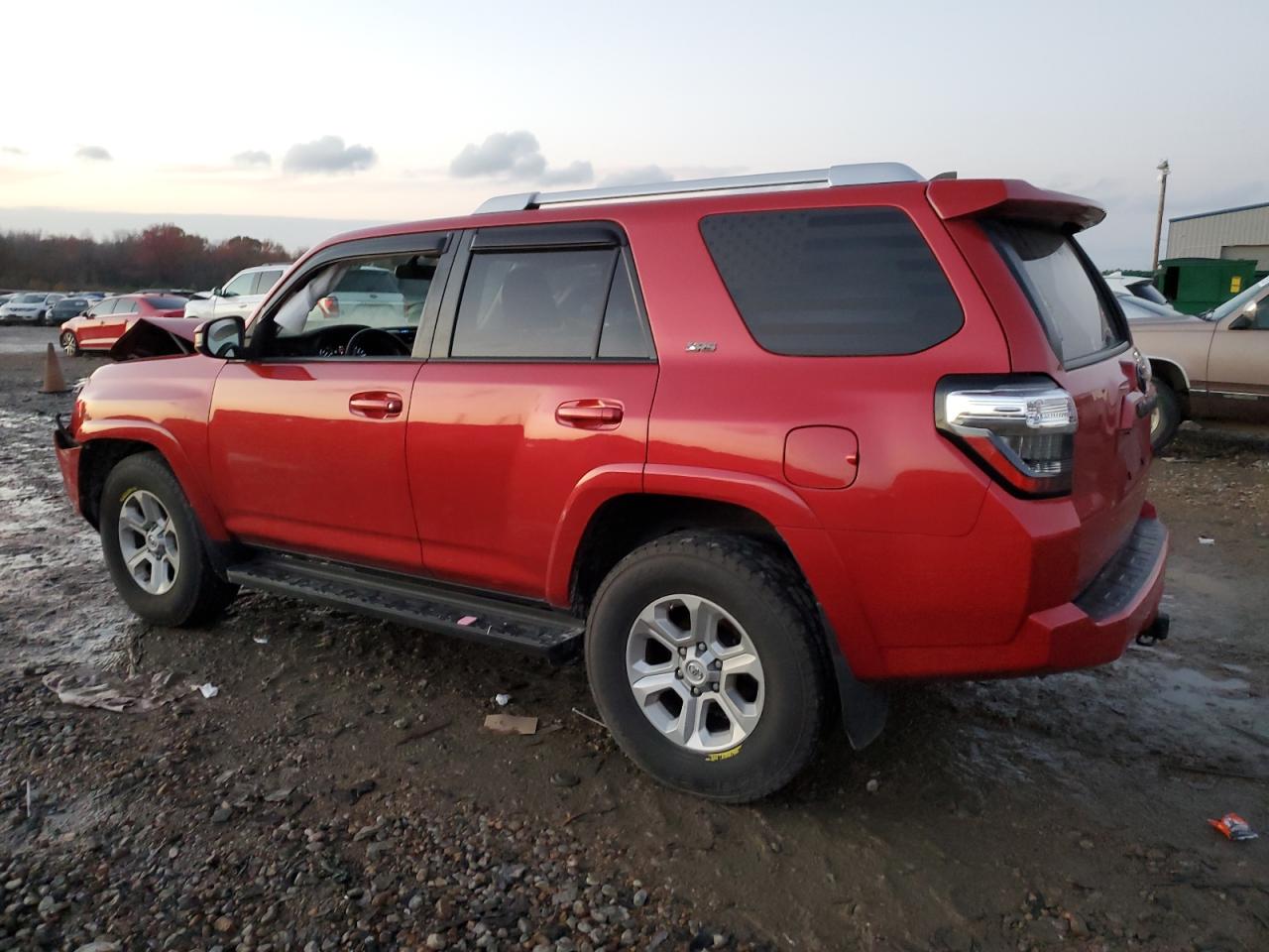 Image 2 of 2018 TOYOTA 4RUNNER SR5 2018 with VIN JTEZU5JRXJ5175149
