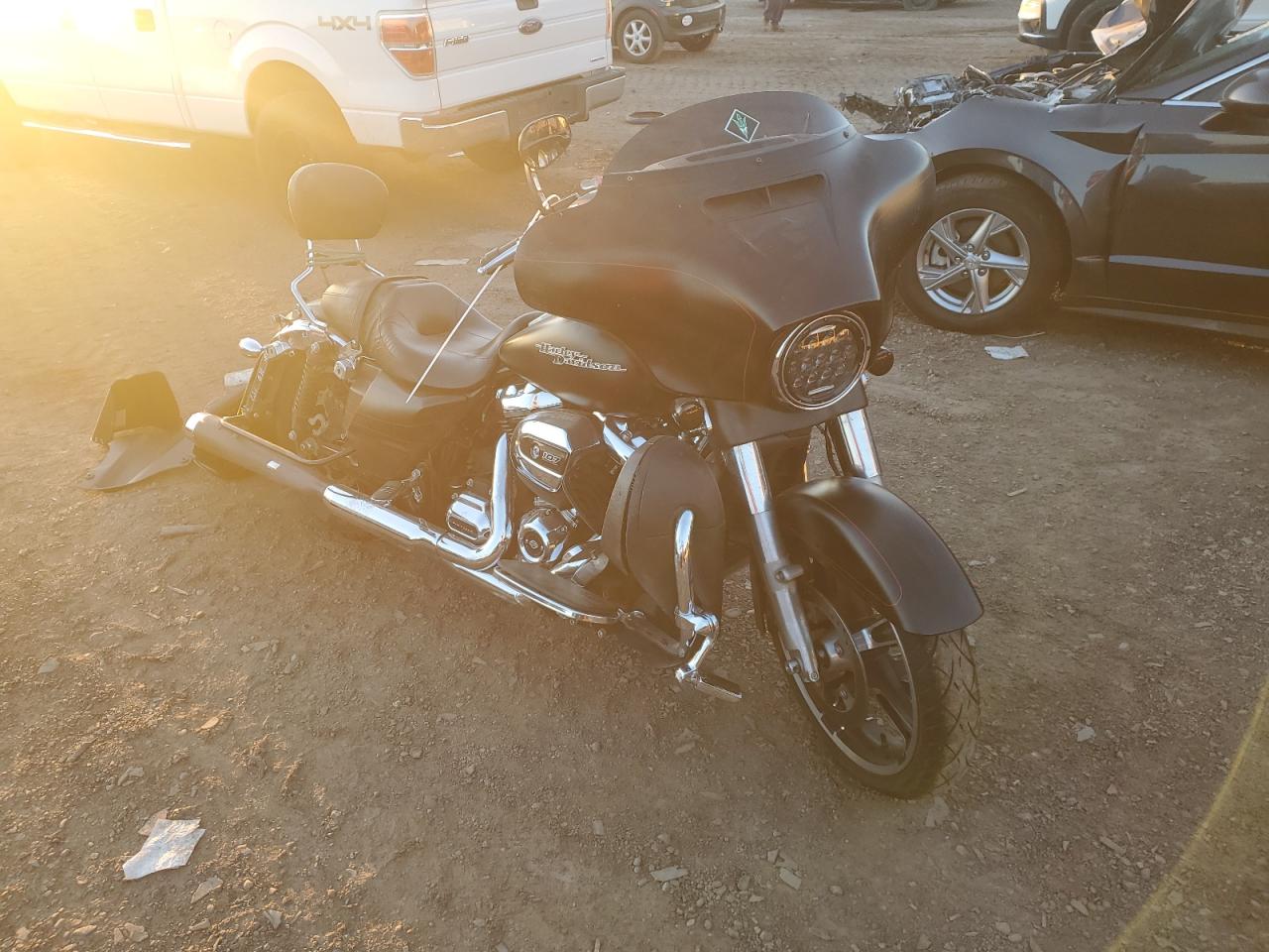 Image 1 of 2017 HARLEY-DAVIDSON FLHXS STREET GLIDE SPECIAL 2017 with VIN 1HD1KRC17HB616994