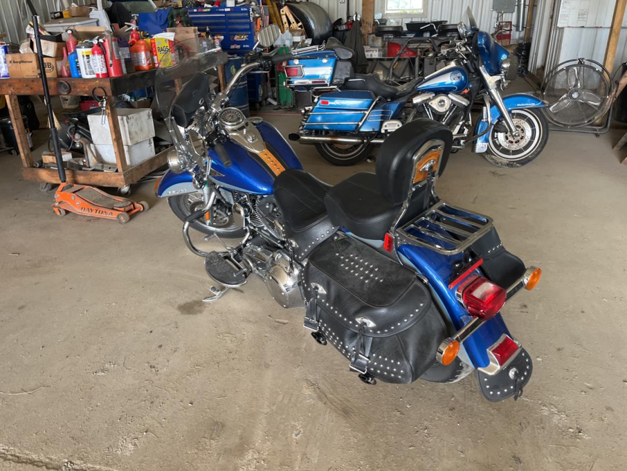 Image 3 of 2010 HARLEY-DAVIDSON FLSTC  2010 with VIN 1HD1BW513AB029421