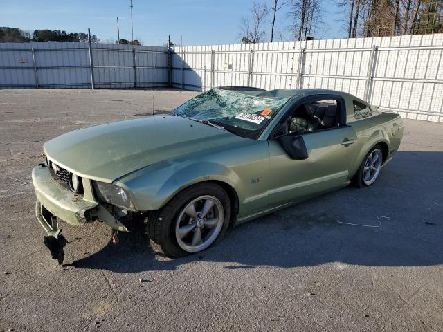 Obraz 1 z 2005 FORD MUSTANG GT 2005 z VIN 1ZVFT82H455193439