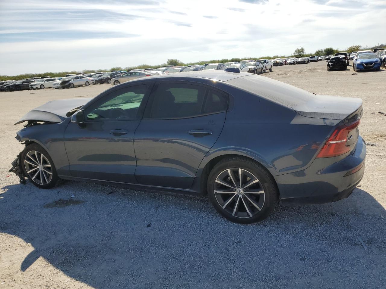 Obraz 2 z 2021 VOLVO S60 T5 MOMENTUM 2021 z VIN 7JR102FK8MG102329