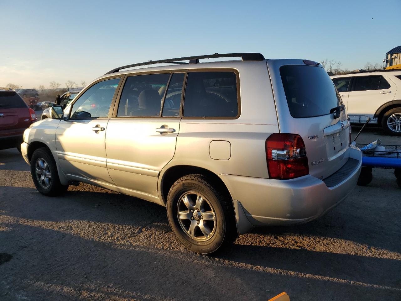 Изображение 2 2005 TOYOTA HIGHLANDER LIMITED 2005 с VIN JTEEP21A750104587