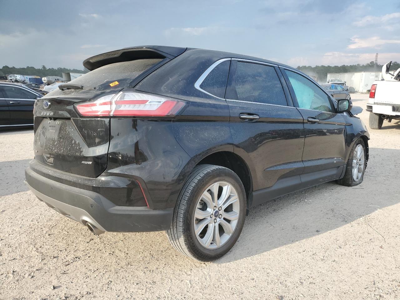 Image 3 of Ford Edge Titanium 2022 with VIN 2FMPK4K93NBA37623