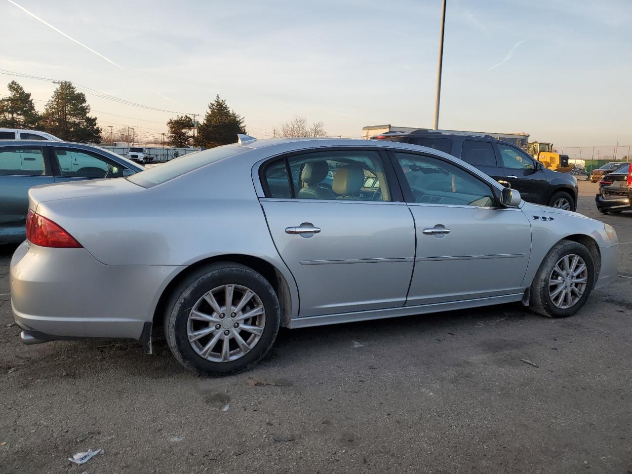 Obraz 3 z 2011 BUICK LUCERNE CXL 2011 z VIN 1G4HC5EM0BU135442