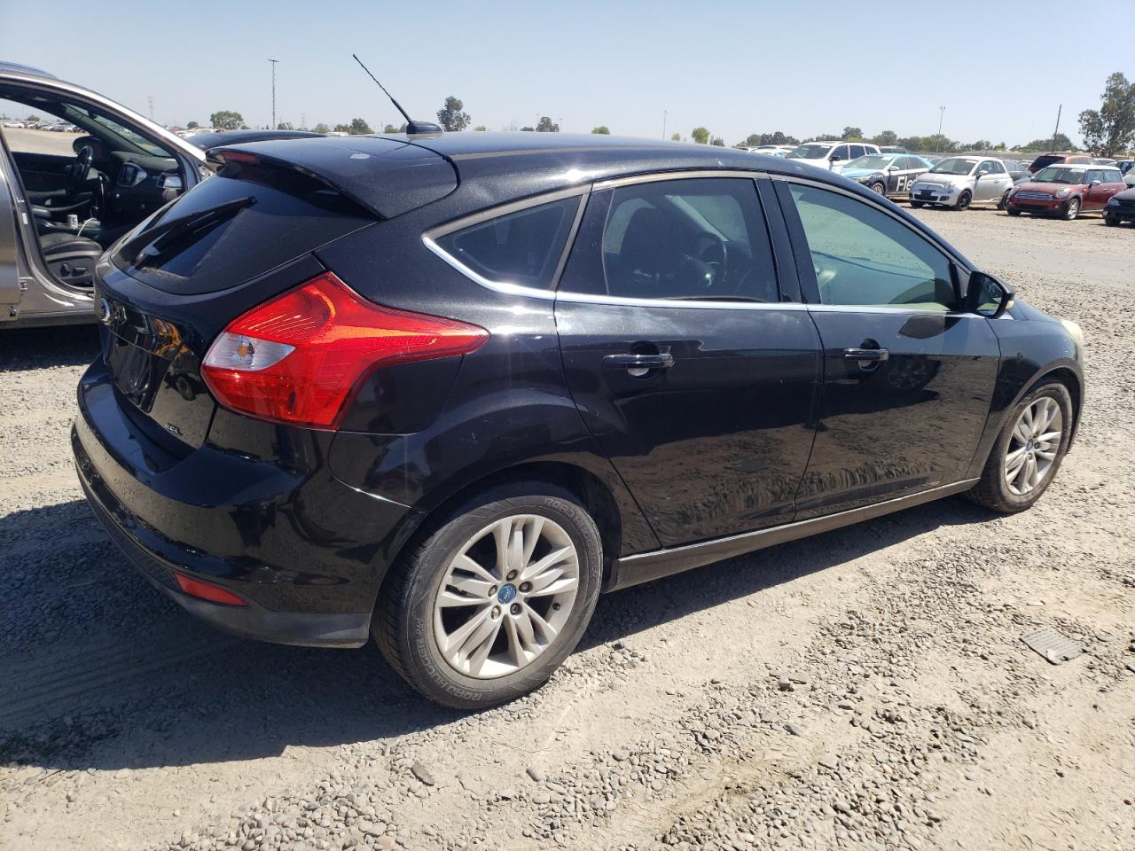 Image 3 of 2012 FORD FOCUS SEL 2012 with VIN 1FAHP3M28CL156615