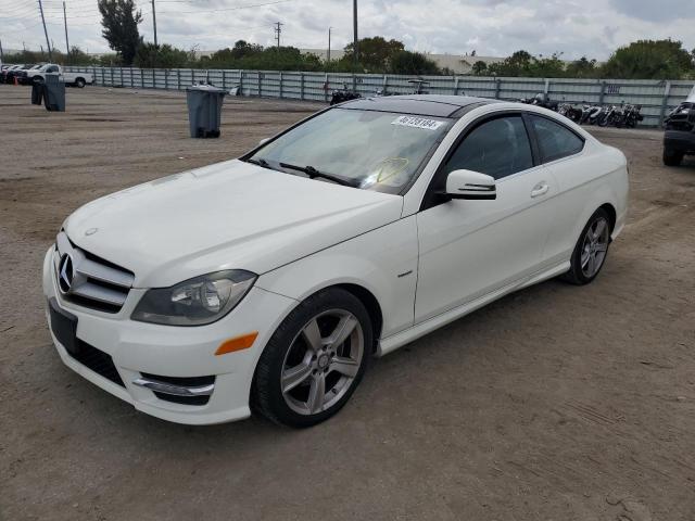 Obraz 1 z 2012 MERCEDES-BENZ C 250 2012 z VIN WDDGJ4HB6CF744041