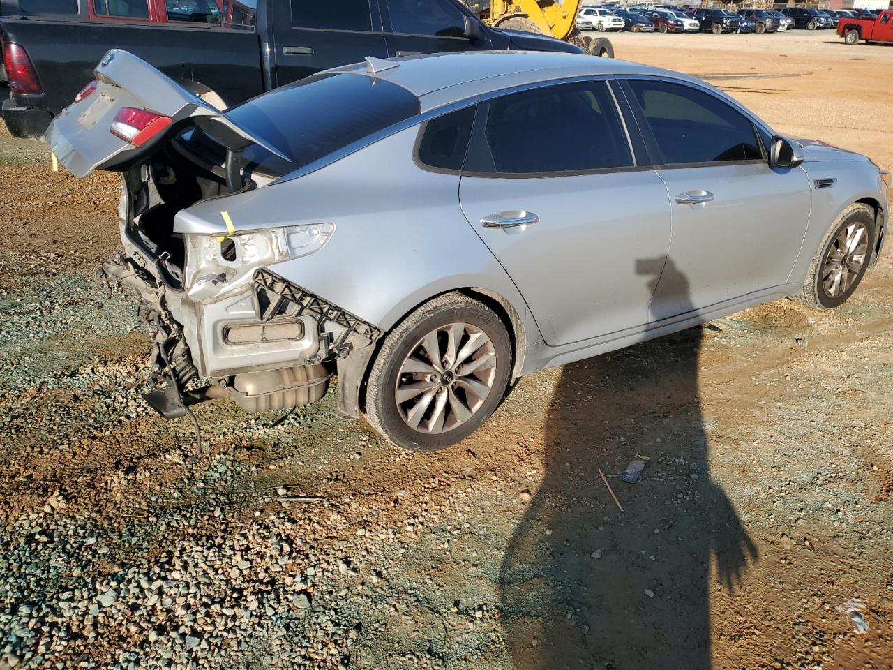 Image 3 of 2018 KIA OPTIMA LX 2018 with VIN 5XXGT4L3XJG253815