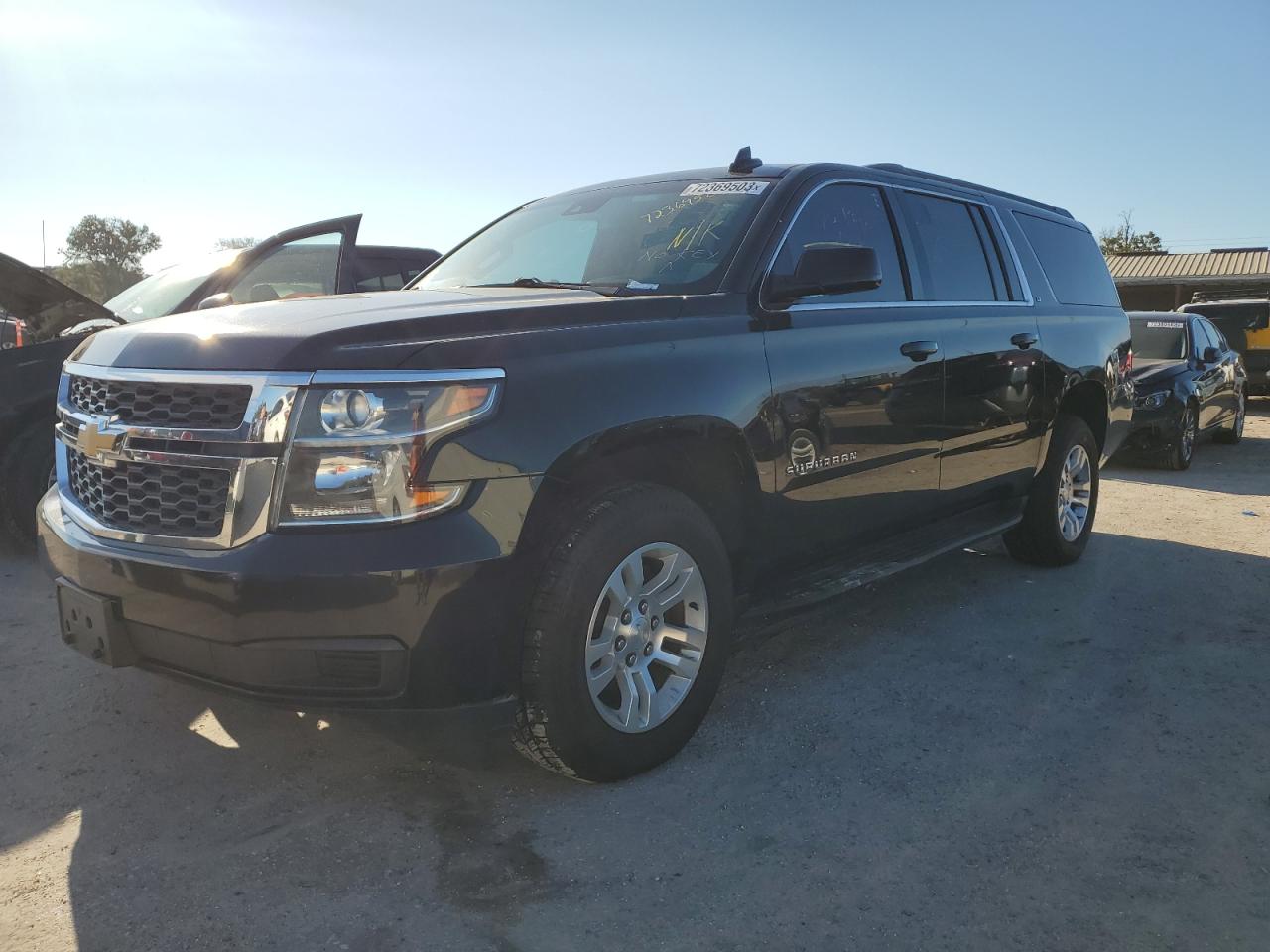 Image 1 of Chevrolet Suburban K1500 Lt 2019 with VIN 1GNSKHKC7KR382803