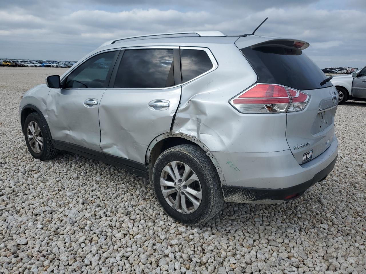 Image 2 of 2015 NISSAN ROGUE S 2015 with VIN KNMAT2MT6FP501020