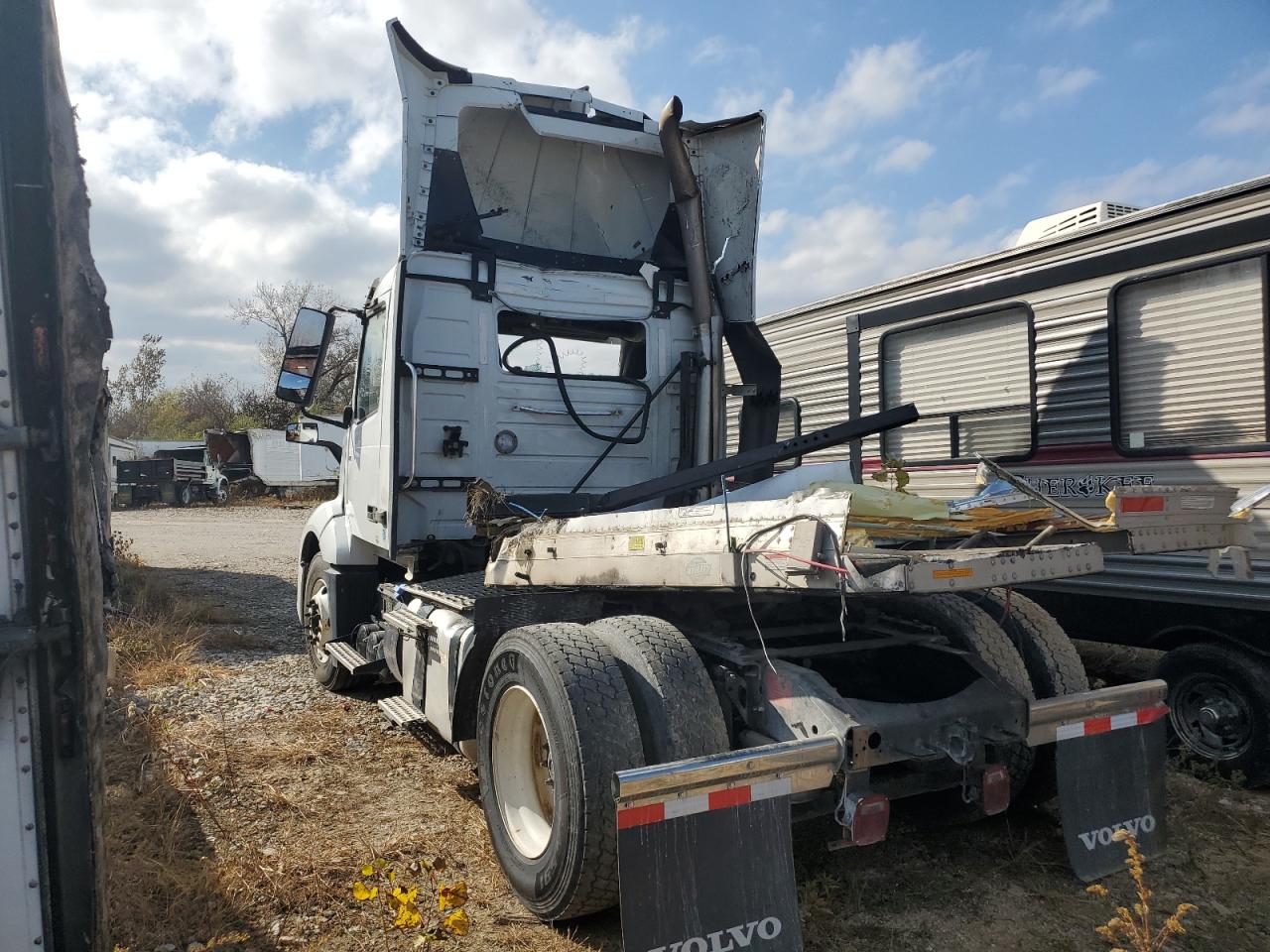 Image 3 of 2019 VOLVO VN VNL 2019 with VIN 4V4N19DG6KB240128