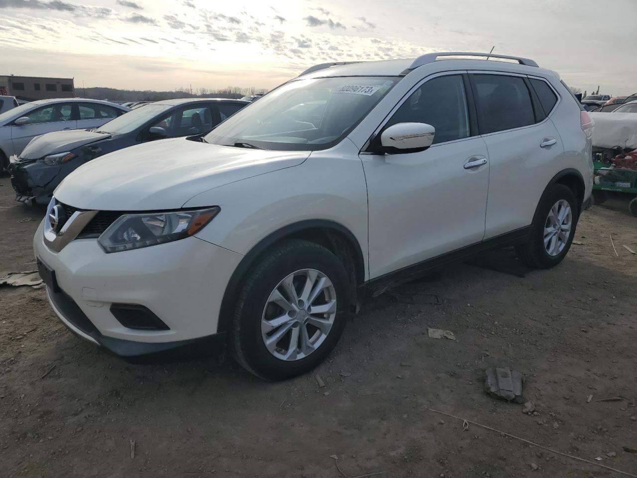Image 1 of 2015 NISSAN ROGUE S 2015 with VIN KNMAT2MV9FP524664