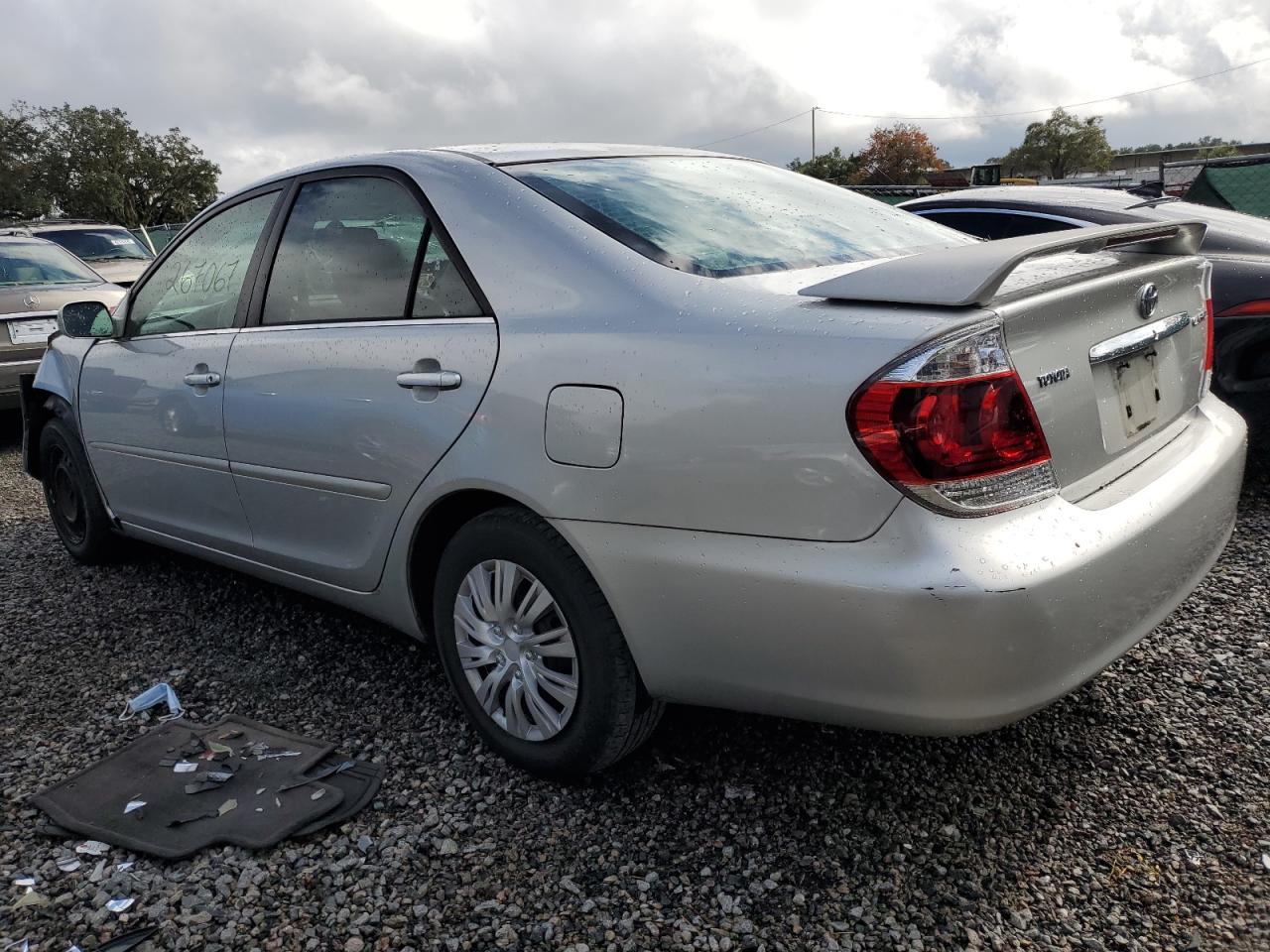 Obraz 2 z 2005 TOYOTA CAMRY LE 2005 z VIN 4T1BE32K65U057826