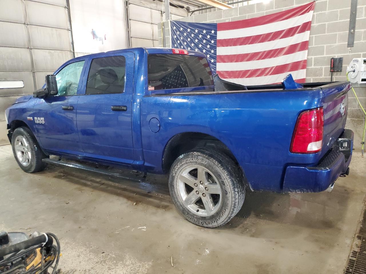 Изображение 2 2017 RAM 1500 ST 2017 с VIN 3C6RR7KT0HG746380
