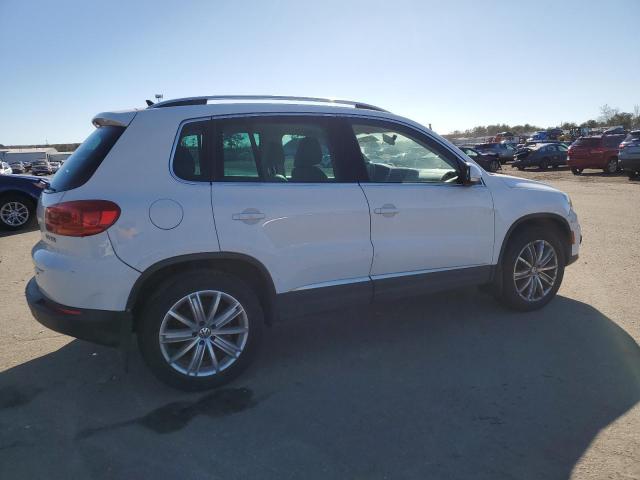 Image 3 of 2013 VOLKSWAGEN TIGUAN S 2013 with VIN WVGBV3AX9DW590561