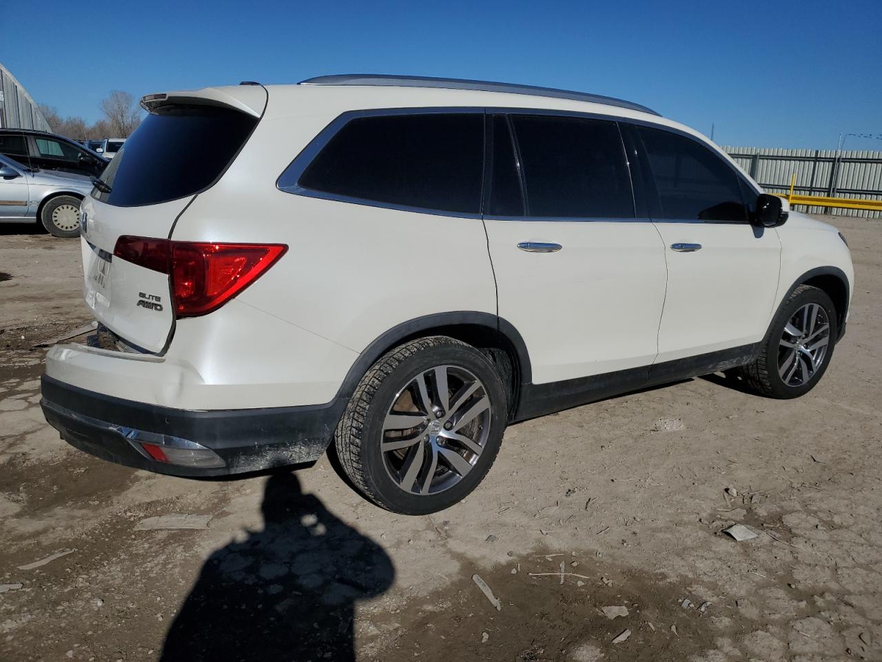Изображение 3 2017 HONDA PILOT ELITE 2017 с VIN 5FNYF6H00HB041234