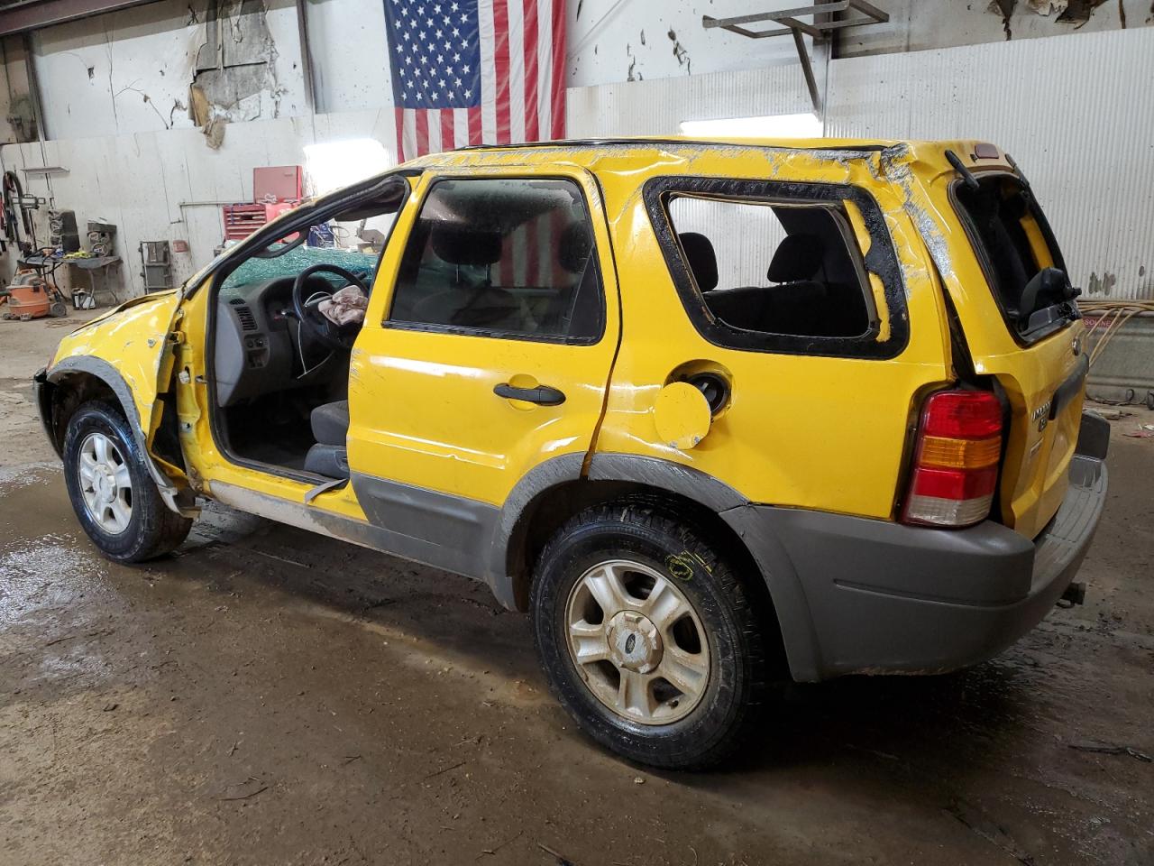 Image 2 of 2001 FORD ESCAPE XLT 2001 with VIN 1FMYU04151KC35683