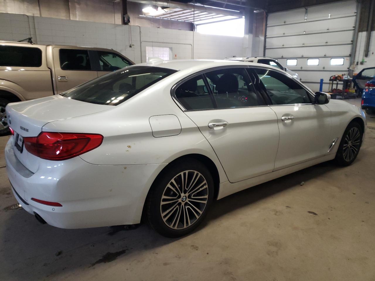 Image 3 of 2018 BMW 530 XI 2018 with VIN WBAJA7C59JWA74338