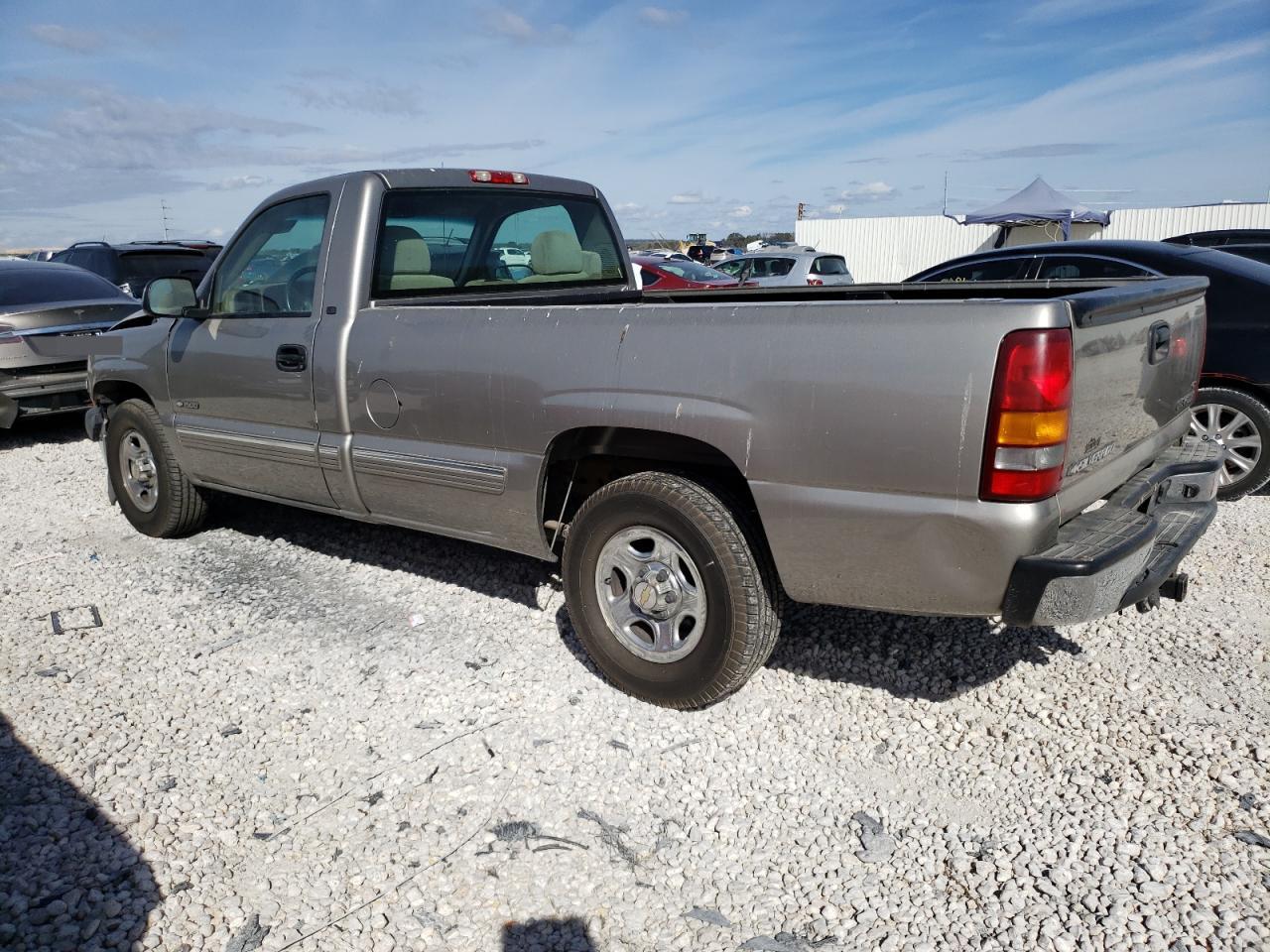 Image 2 of 2002 CHEVROLET SILVERADO C1500 2002 with VIN 1GCEC14T92E139928