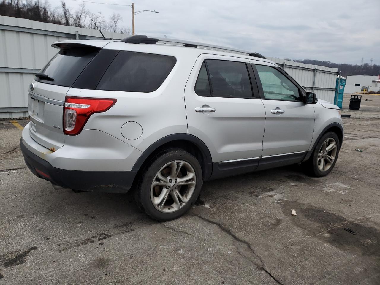 Image 3 of 2015 FORD EXPLORER LIMITED 2015 with VIN 1FM5K8F85FGB74363