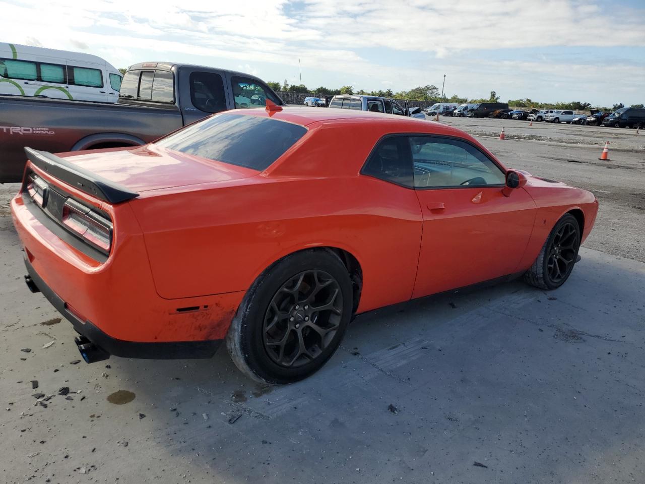 Image 3 of 2021 DODGE CHALLENGER R/T SCAT PACK 2021 with VIN 2C3CDZFJ4MH650932
