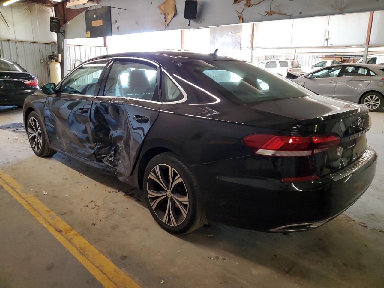 Obraz 2 z 2021 VOLKSWAGEN PASSAT SE 2021 z VIN 1VWSA7A39MC004945