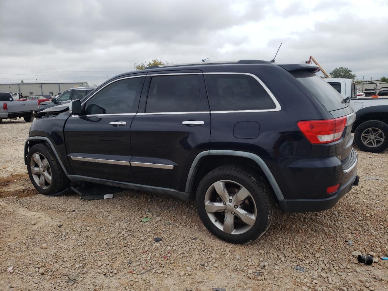 Image 2 of 2011 JEEP GRAND CHEROKEE OVERLAND 2011 with VIN 1J4RS6GG7BC601375