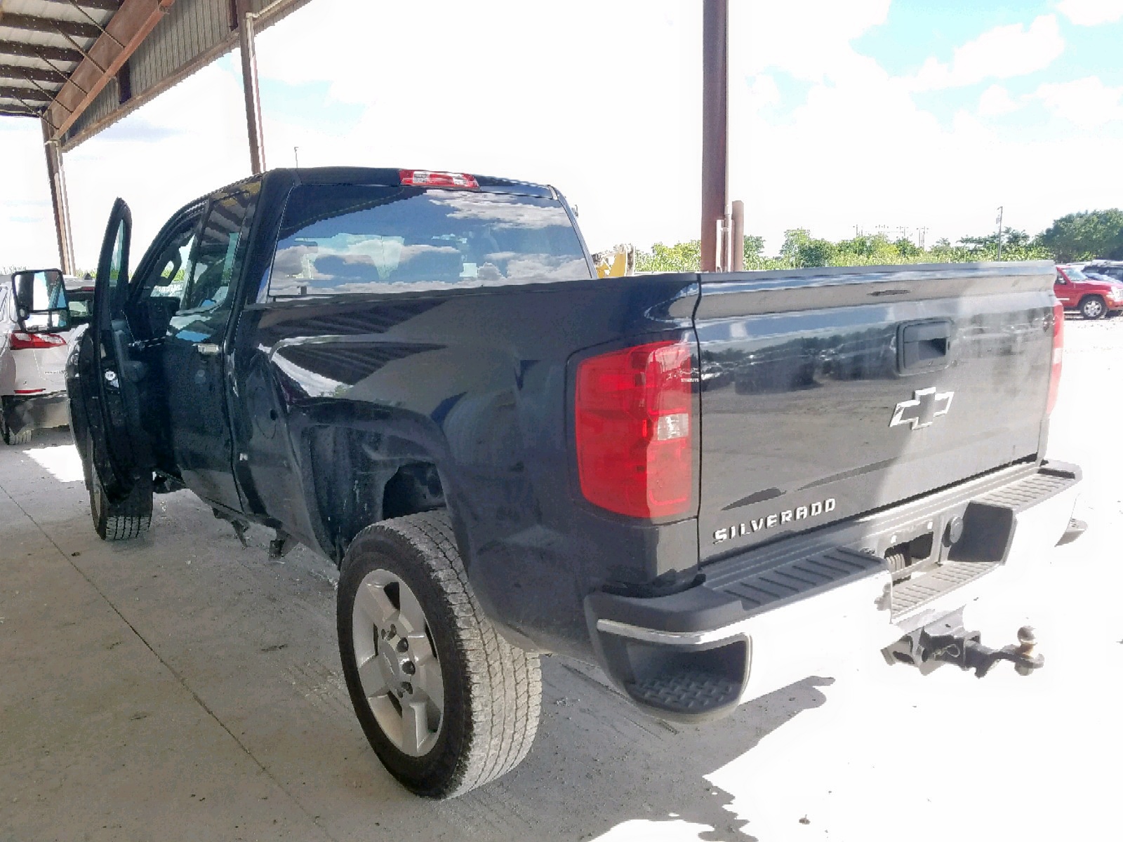 Image 3 of 2017 CHEVROLET SILVERADO C2500 HEAVY DUTY 2017 with VIN 1GC2CUEG5HZ406196