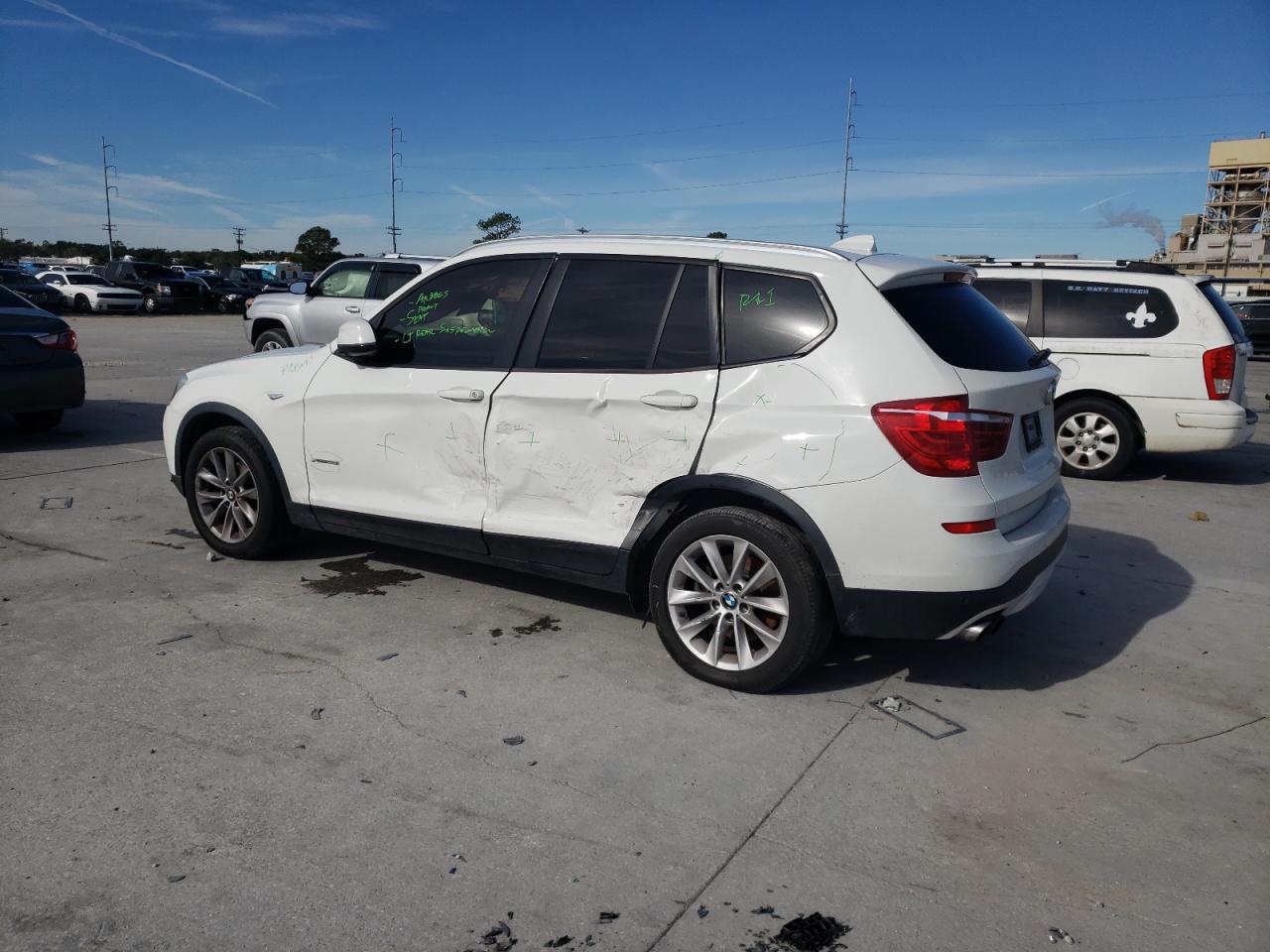 Изображение 2 2017 BMW X3 XDRIVE28I 2017 с VIN 5UXWX9C32H0W79263