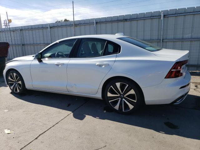 Image 2 of 2022 VOLVO S60 B5 MOMENTUM 2022 with VIN 7JRL12TZ4NG157417