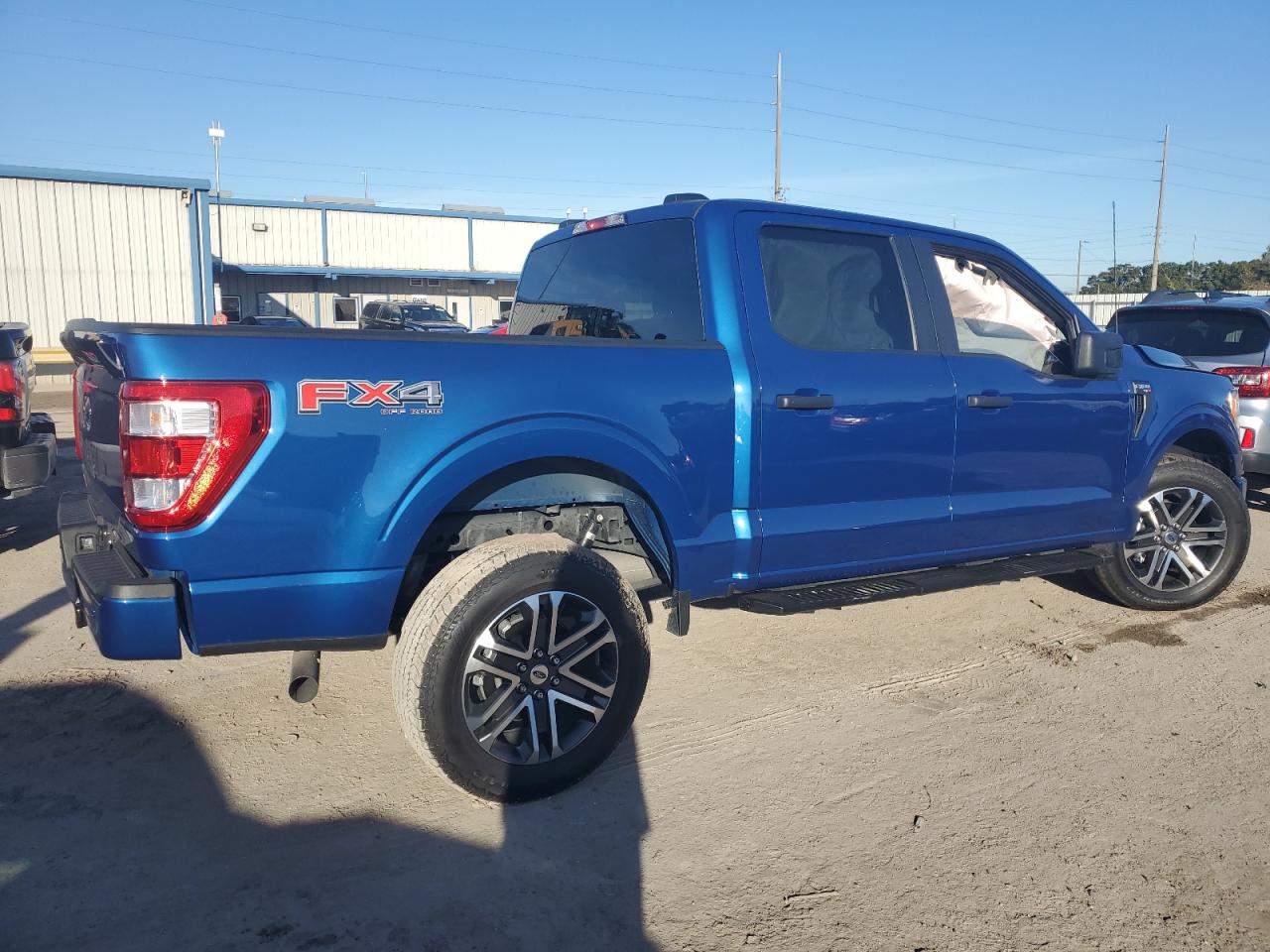 Obraz 3 z 2022 FORD F150 SUPERCREW 2022 z VIN 1FTFW1E59NFC39618