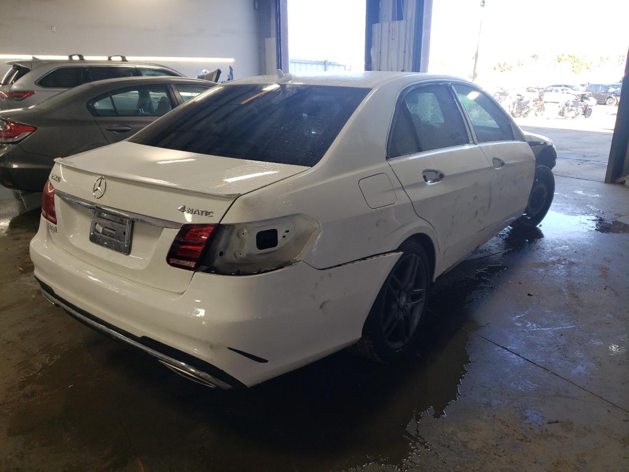 Изображение 3 2014 MERCEDES-BENZ E 350 4MATIC 2014 с VIN WDDHF8JB3EA987376