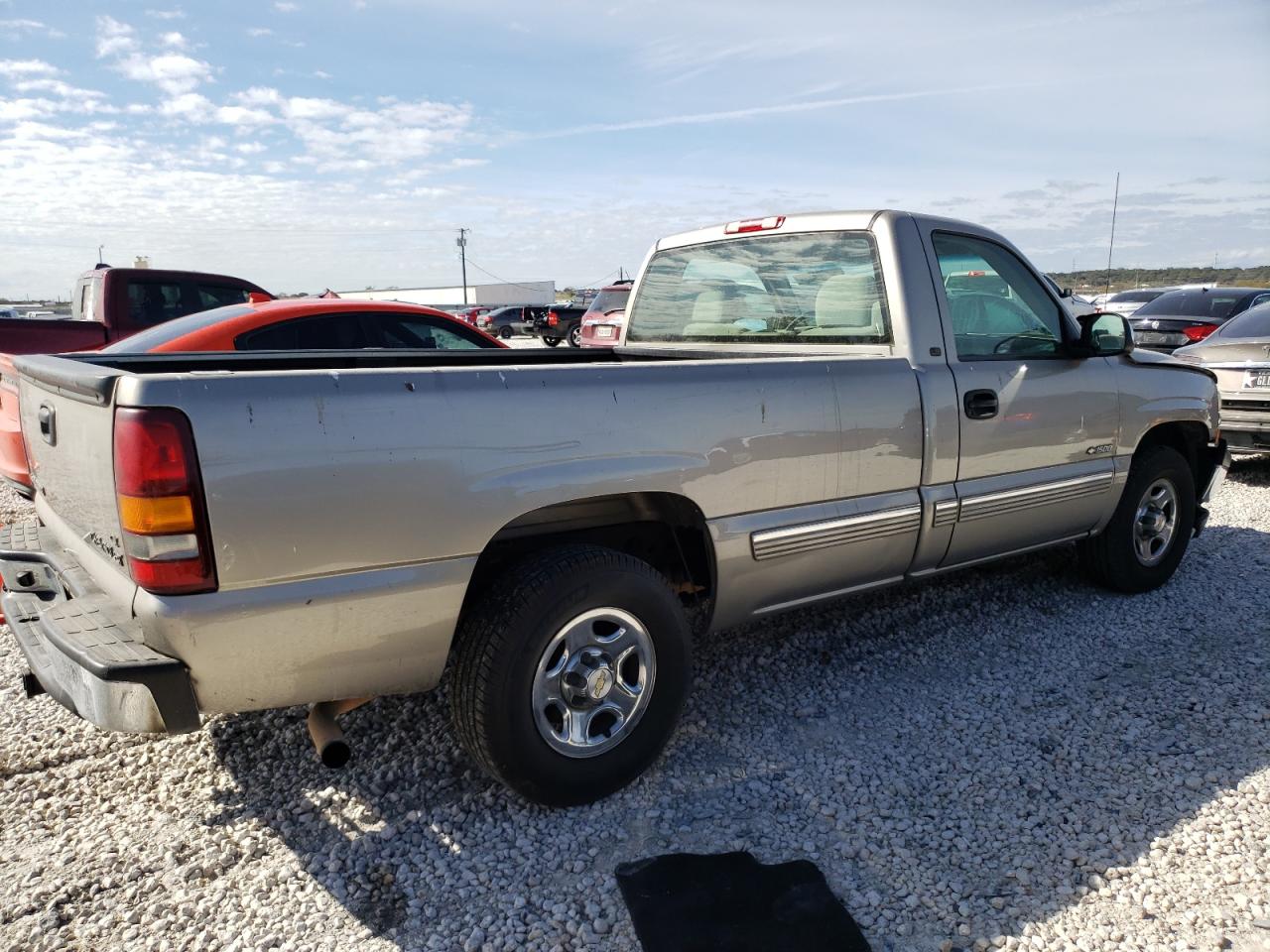 Image 3 of 2002 CHEVROLET SILVERADO C1500 2002 with VIN 1GCEC14T92E139928