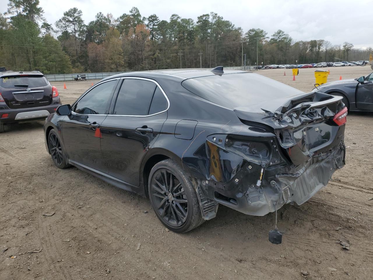 Изображение 2 2022 TOYOTA CAMRY XSE 2022 с VIN 4T1K61AK0NU067951