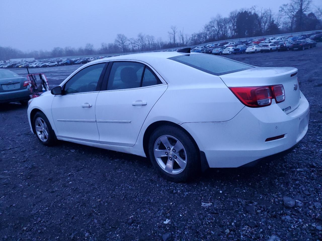 Obraz 2 z 2015 CHEVROLET MALIBU LS 2015 z VIN 1G11B5SL8FF218429