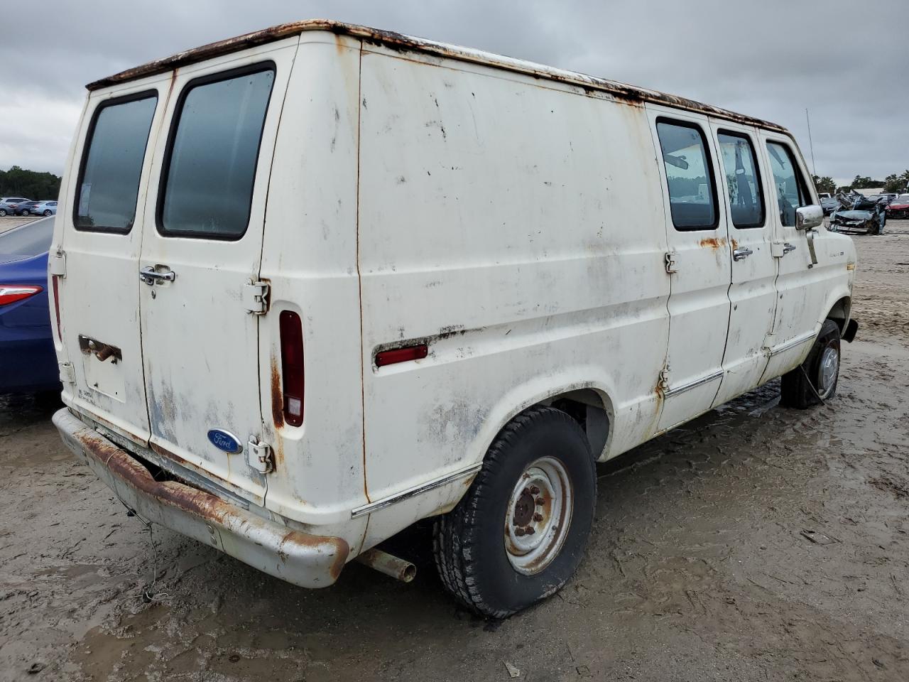 Image 3 of 1990 FORD ECONOLINE E250 VAN 1990 with VIN 1FTFE24Y8LHA31655