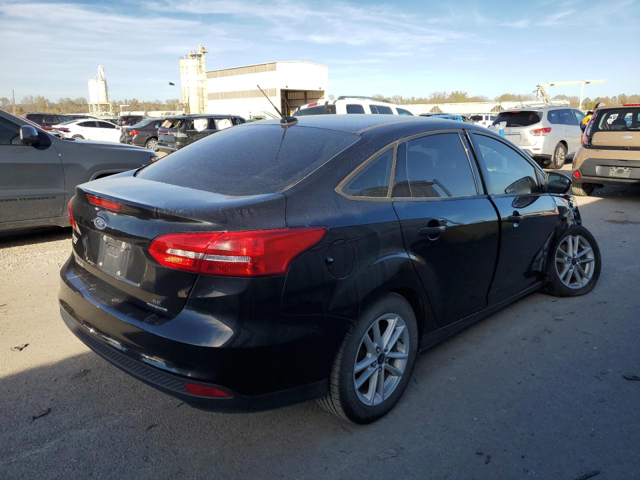 Image 3 of 2015 FORD FOCUS SE 2015 with VIN 1FADP3F26FL337034